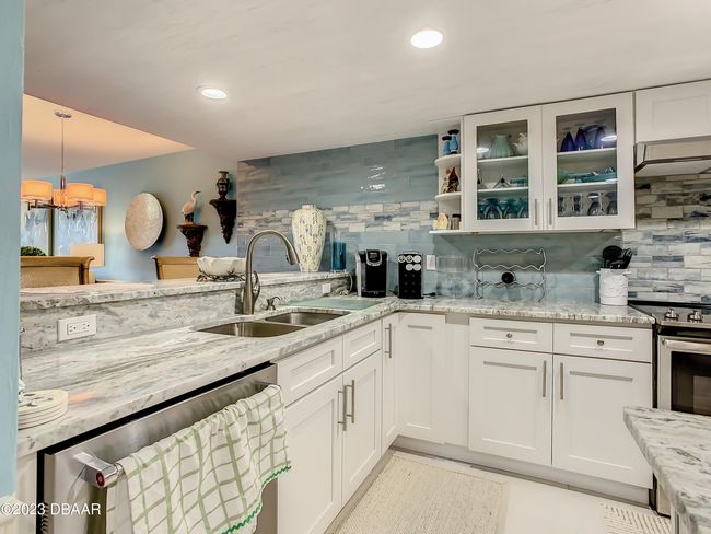 APT-307D - 4 Oceans West Blvd, Condo with 2 bedrooms, 2 bathrooms and null parking in Daytona Beach Shores FL | Image 8