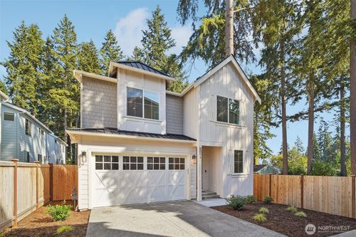 8014 222nd St Sw, Edmonds, WA, 98026-8152 | Card Image