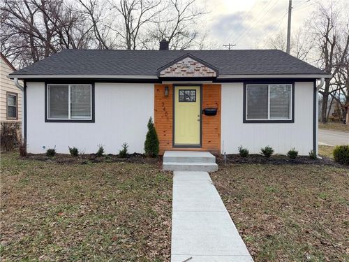 3401 E 58th Ter, Kansas City, MO, 64130-4226 | Card Image