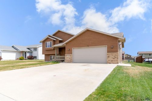 722 Radial Ln, Box Elder, SD, 57719-8700 | Card Image