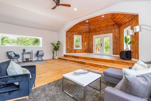 7425 S Harmony Rd, Bloomington, IN, 47403-9709 | Card Image