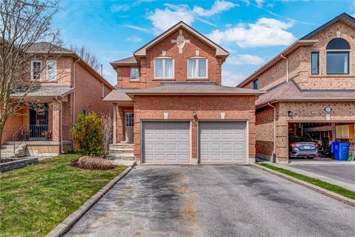 249 Rushbrook Dr, Newmarket, ON, L3X2E3 | Card Image
