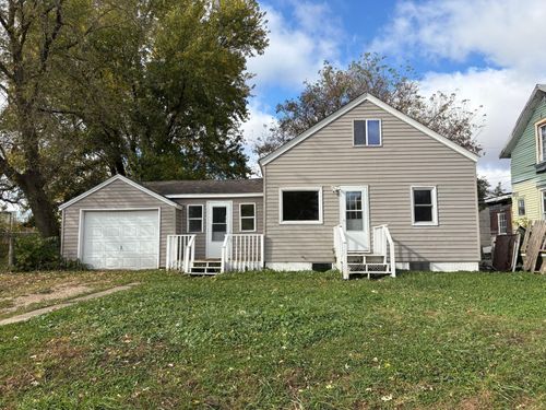 211 Clinton St, Austin, MN, 55912-2930 | Card Image