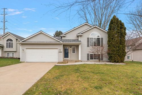 10969 Wood Run Dr, Zeeland, MI, 49464-8742 | Card Image