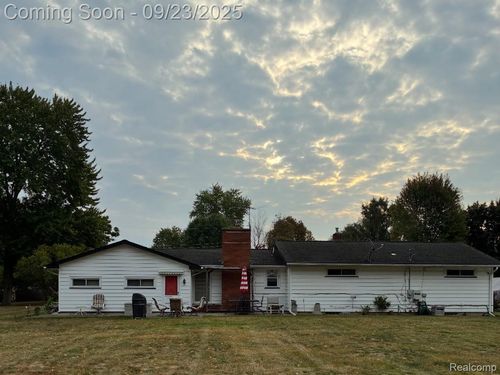 190 Rustic Cir, White Lake, MI, 48386-2773 | Card Image