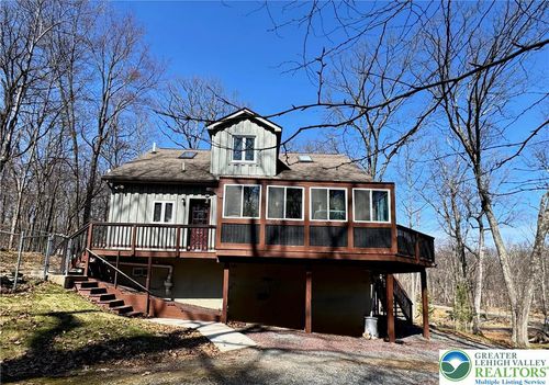 1216 Dogwood Ln, Bushkill, PA, 18324-6849 | Card Image