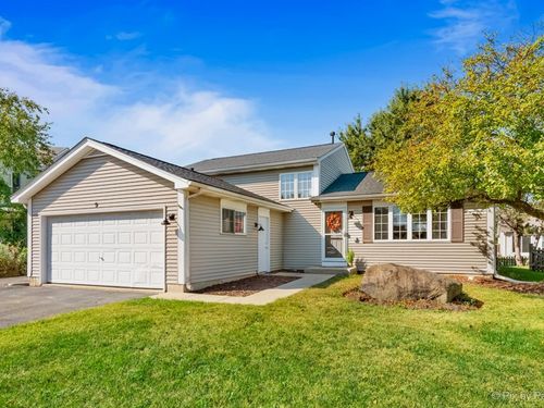 9 Danbury Ct, Lake In The Hills, IL, 60156-6360 | Card Image