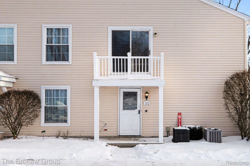 1472 Hunters Ridge Ct, Davison, MI, 48423-2207 | Card Image