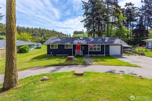 1986 Peacock Ln, Oak Harbor, WA, 98277-8524 | Card Image