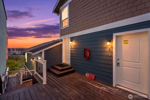 3-216 Broadway, Tacoma, WA, 98402-4018 | Card Image