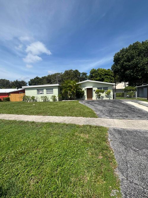 9109 Bamboo Dr, Palm Beach Gardens, FL, 33410-5915 | Card Image