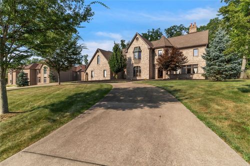 2167 S Villa Dr, Gibsonia, PA, 15044-7477 | Card Image