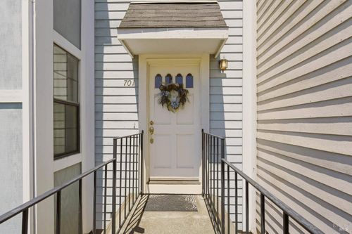 701 Military E, Benicia, CA, 94510-3536 | Card Image