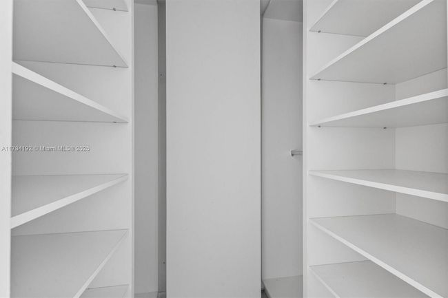 24 - 19380 Collins Ave, Condo with 1 bedrooms, 1 bathrooms and null parking in Sunny Isles Beach FL | Image 14