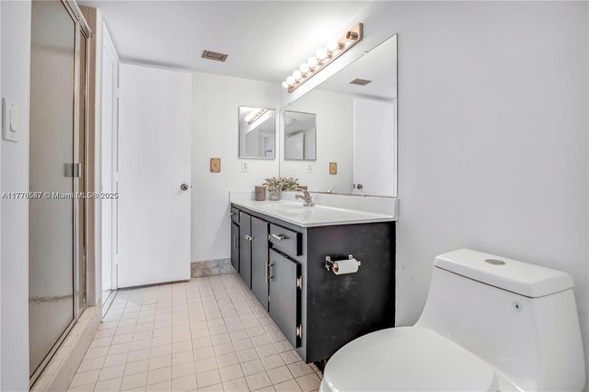 APT-306 - 2206 S Cypress Bend Dr, Condo with 2 bedrooms, 2 bathrooms and null parking in Pompano Beach FL | Image 16