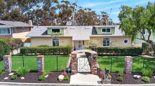 2939 Mesa Dr, Oceanside, CA, 92054-3704 | Card Image