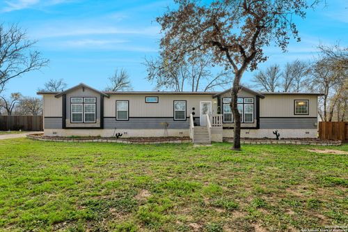 445 Savannah Rdg, Von Ormy, TX, 78073-4951 | Card Image