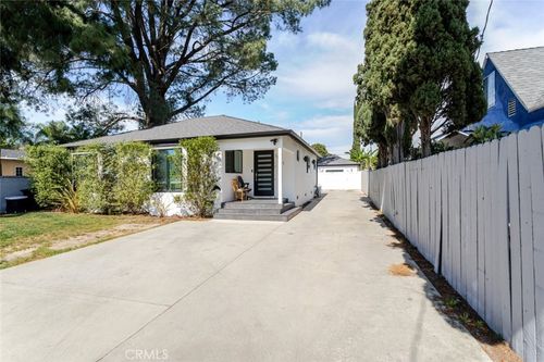 12-11451 Calvert St, North Hollywood, CA, 91606-4105 | Card Image