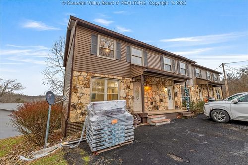 319 Berry Ln, Barboursville, WV, 25504-7085 | Card Image