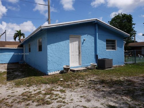 2-580 Nw 95th St, Miami, FL, 33150-1909 | Card Image