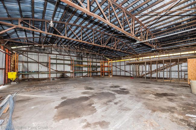 Large building 2 | Image 9