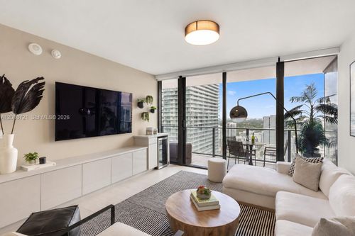 2704-1000 Brickell Plz, Miami, FL, 33131-3848 | Card Image