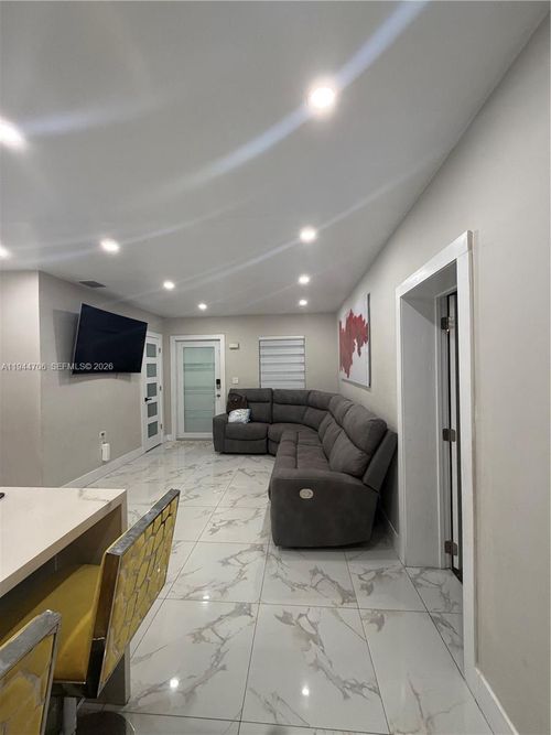 601 Nw 187th St, Miami Gardens, FL, 33169-3936 | Card Image