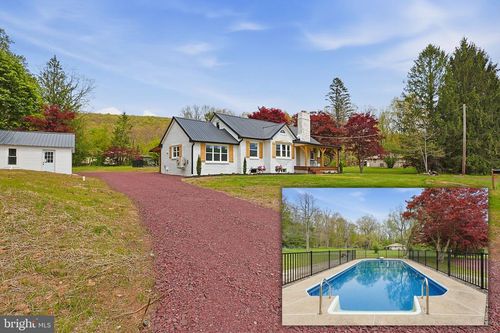 121 Ben Titus Rd, Tamaqua, PA, 18252-4820 | Card Image