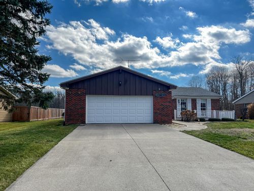 585 Cedar Ln, Batesville, IN, 47006-1307 | Card Image