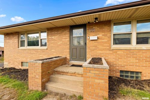 1201 Jefferson St, Pekin, IL, 61554-1733 | Card Image