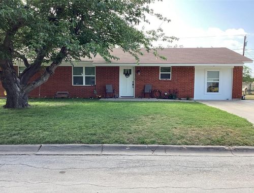 500 Parkway Dr, Brownwood, TX, 76801-4504 | Card Image