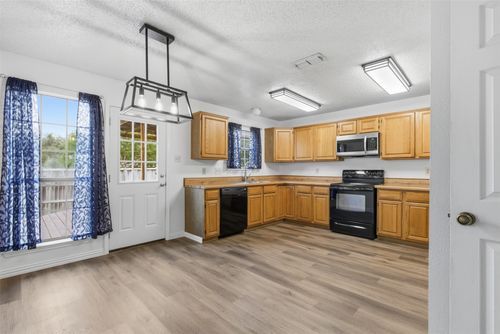 605 Buttercup Cir, Garland, TX, 75040-8760 | Card Image