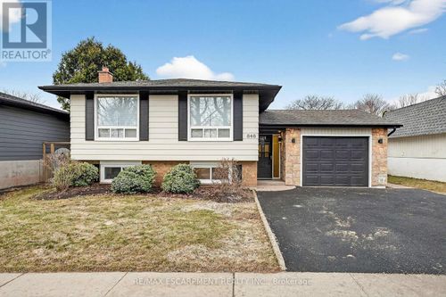 646 Cumberland Ave, Burlington, ON, L7N2X5 | Card Image