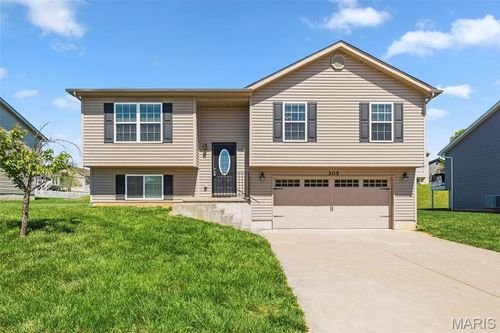 305 Shadow Trace Dr, Wentzville, MO, 63385-3679 | Card Image