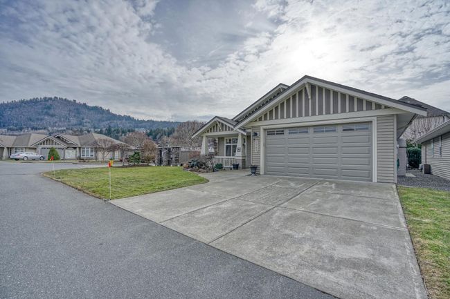 5988 Hunter Creek Crescent, House other with 2 bedrooms, 2 bathrooms and 4 parking in Chilliwack BC | Image 3