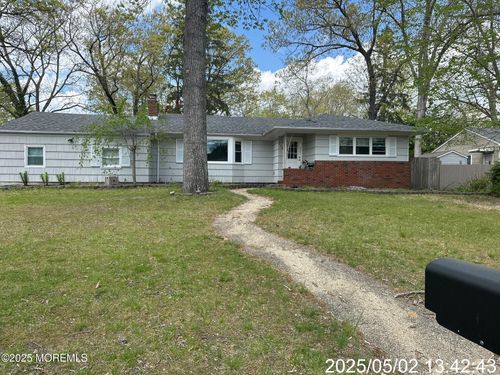 424 Colleen Ct, Toms River, NJ, 08755-7325 | Card Image