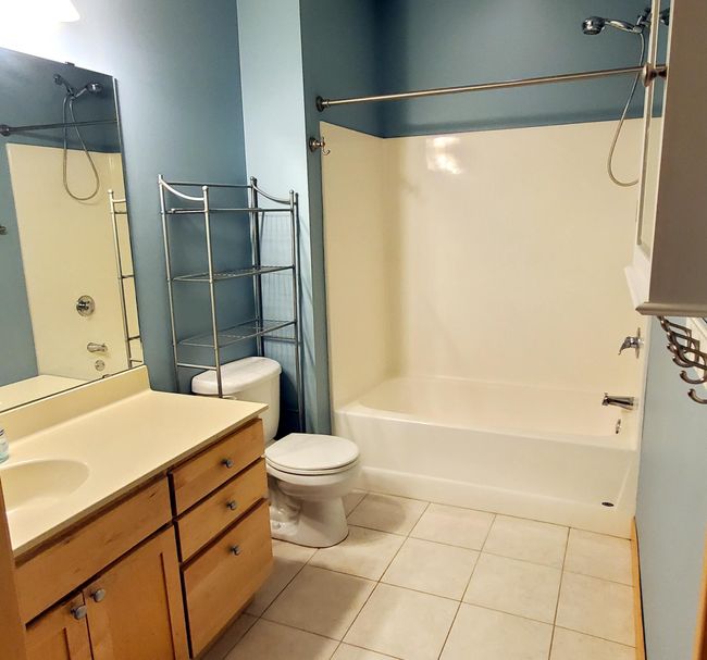 Bathroom.jpg | Image 11