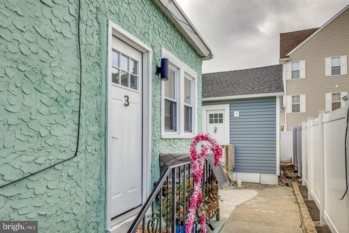 3-222 E Burk Ave, Wildwood, NJ, 08260-2060 | Card Image