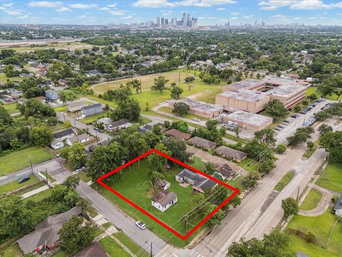 5112 Collingsworth St, Houston, TX, 77026-5232 | Card Image