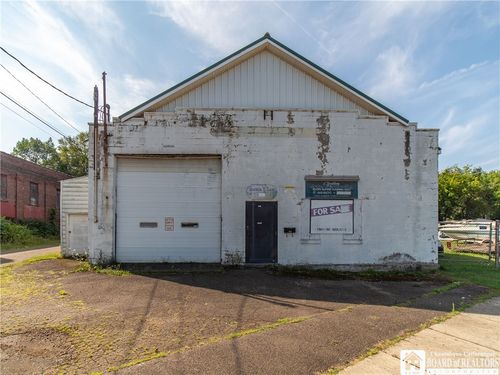615 W 8th St, Jamestown, NY, 14701-2911 | Card Image