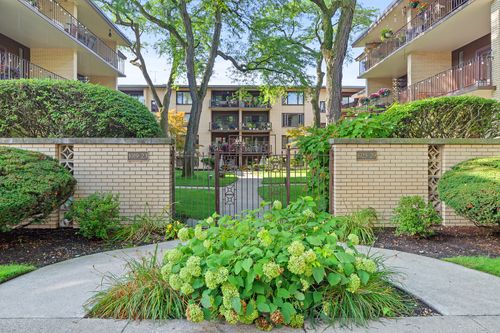 1b-102-1025 Washington Boulevard, Oak Park, IL, 60302 | Card Image