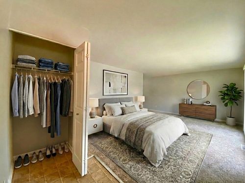 332 Gentry St, Park Forest, IL, 60466-1131 | Card Image