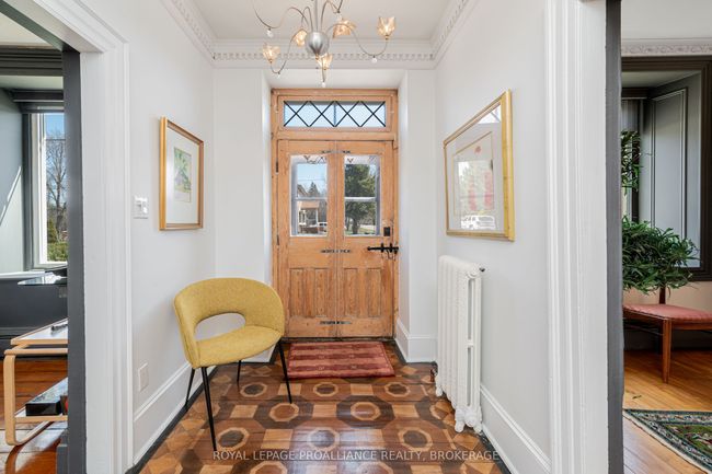 1863 Sydenham Rd, House other with 3 bedrooms, 4 bathrooms and 6 parking in Kingston ON | Image 7