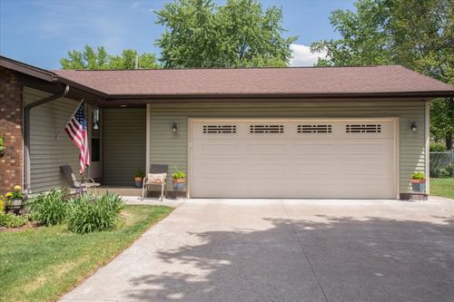2921 Saturn Ave, Eau Claire, WI, 54703-0879 | Card Image