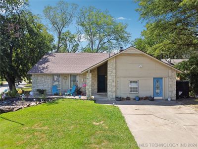 6738 S 112th East Avenue, House other with 3 bedrooms, 2 bathrooms and null parking in Tulsa OK | Image 1