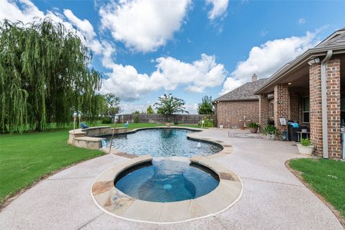 1036 Knoxbridge Rd, Forney, TX, 75126-3827 | Card Image