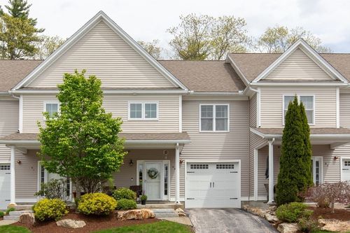 89-89 Woodview Way, Manchester, NH, 03102-8423 | Card Image