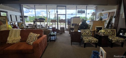 6020 Davison Rd, Burton, MI, 48509-1607 | Card Image