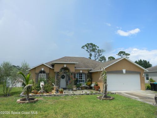 811 Avalon St Se, PALM BAY, FL, 32909-4994 | Card Image