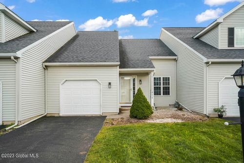 25 Pointe West Dr, Halfmoon, NY, 12065 | Card Image